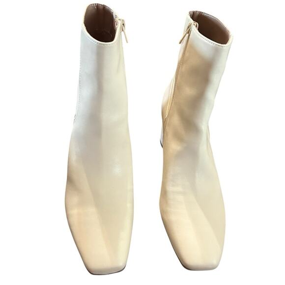 Naturalizer Wrenley Vanilla Smooth Square Toe  Ankle Booties NEW 9.5 - Picture 2 of 10